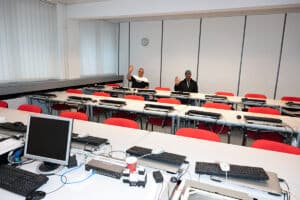 Braintop Erfolgsgeschichten Ausbildung Umschulung zum Elektroniker Elektrotechnik Köln Bonn 23-5